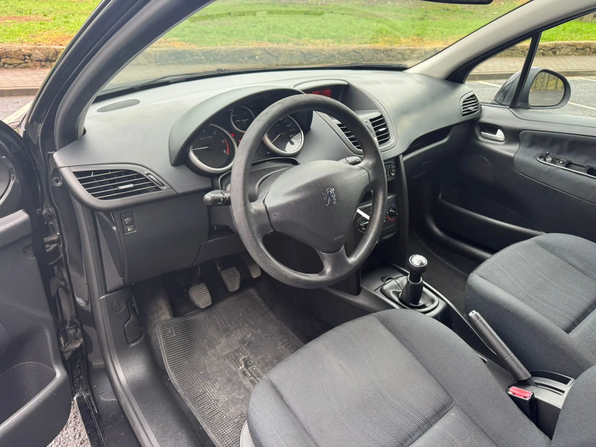 Peugeot 207 11