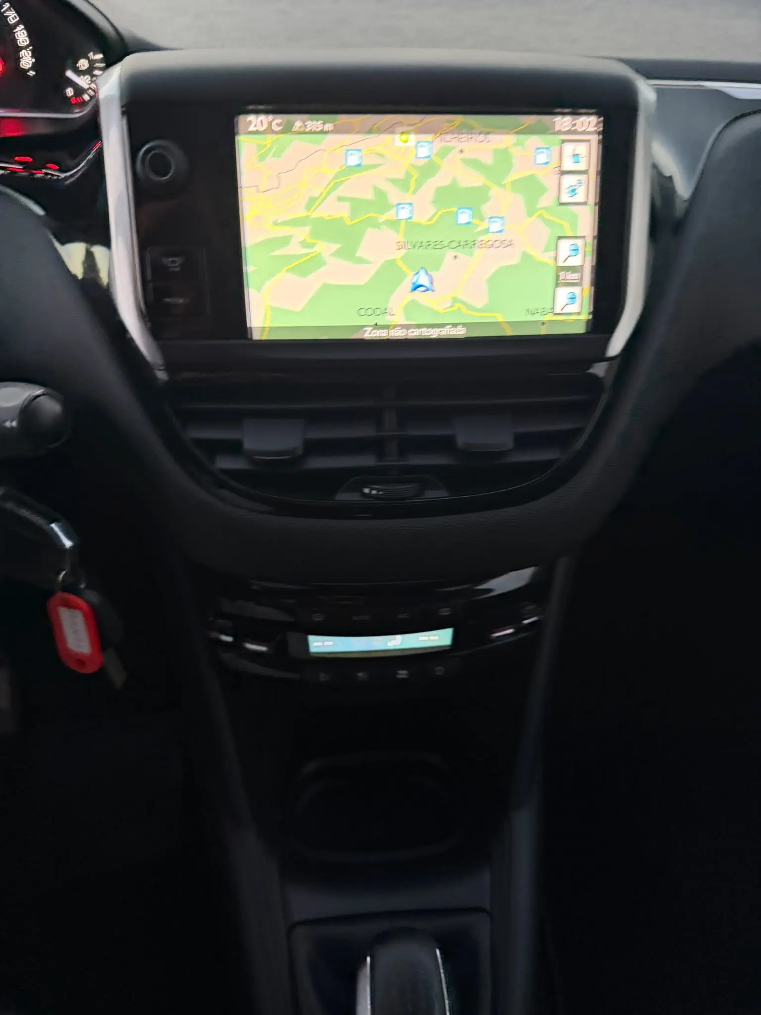 Peugeot 208 6