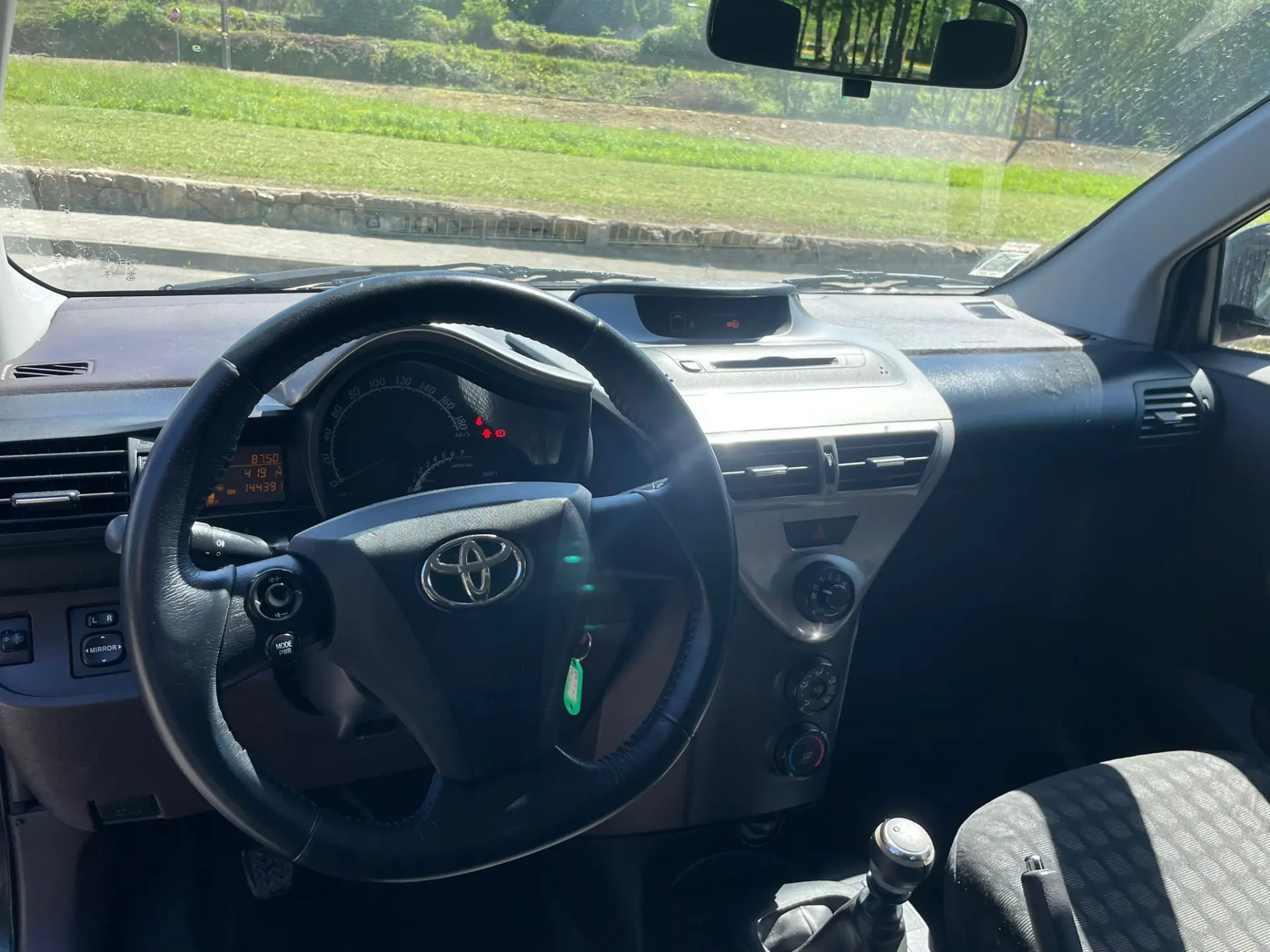 Toyota iQ 7
