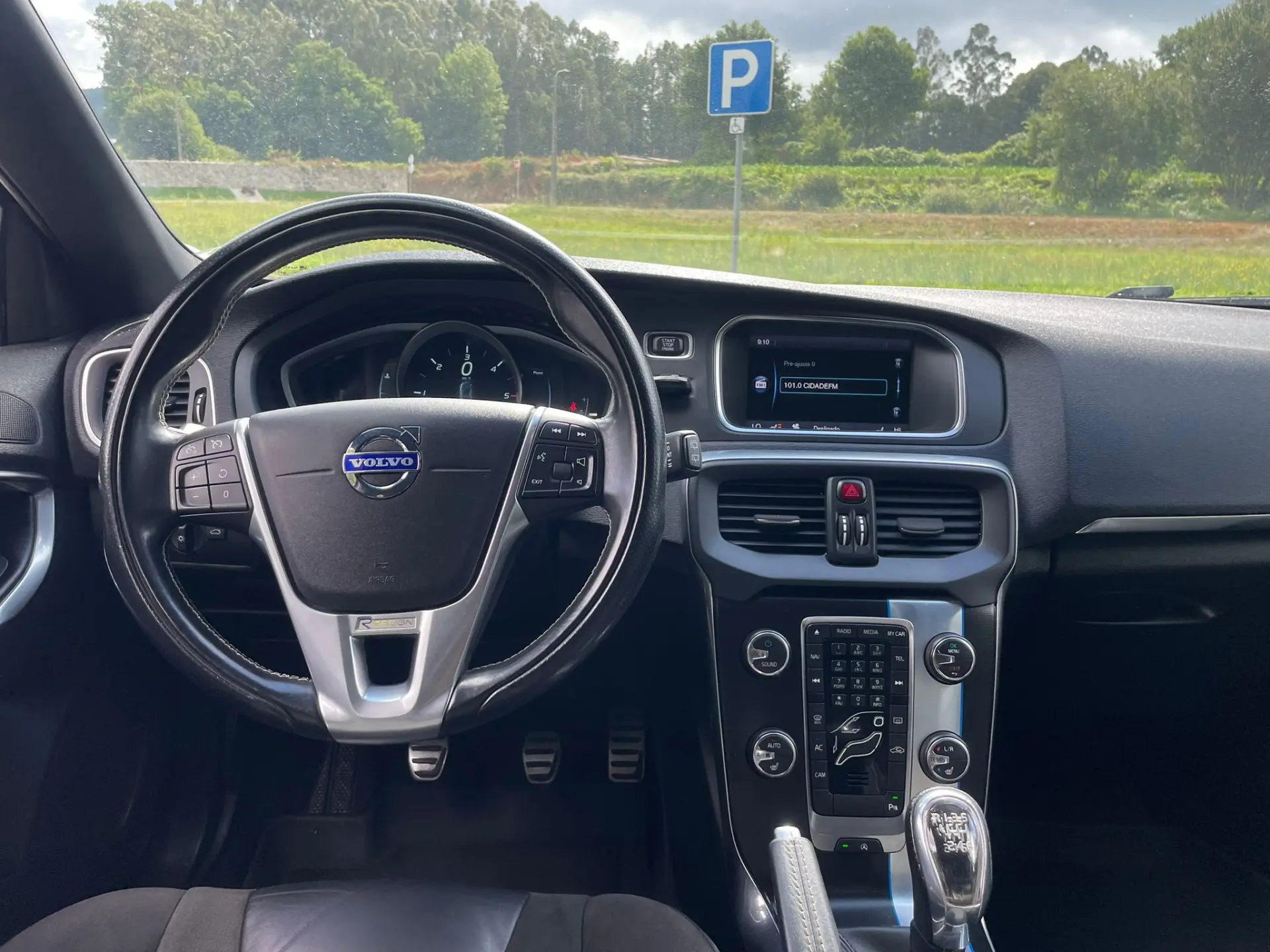 Volvo V40 1.6 D2 R-Design 2