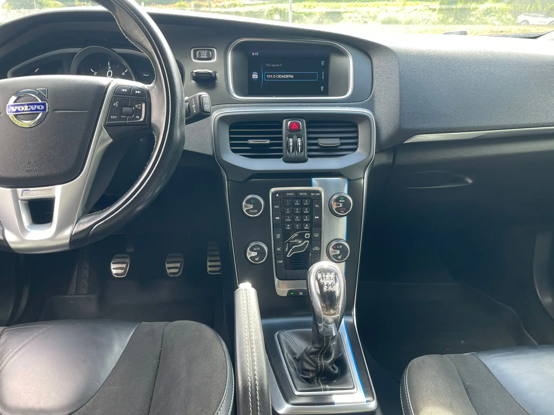 Volvo V40 1.6 D2 R-Design 16
