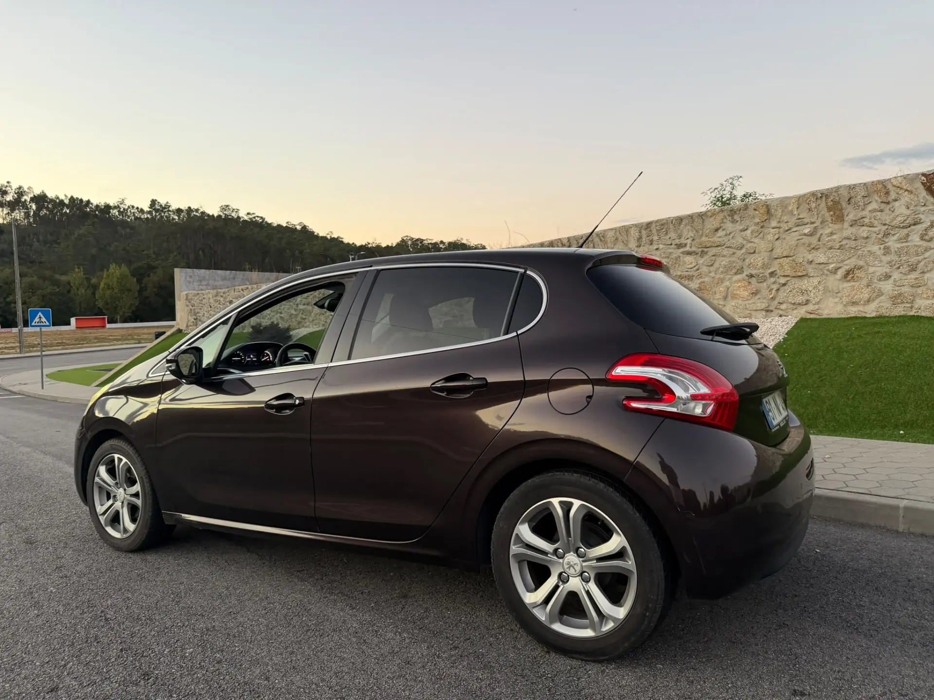 Peugeot 208 7