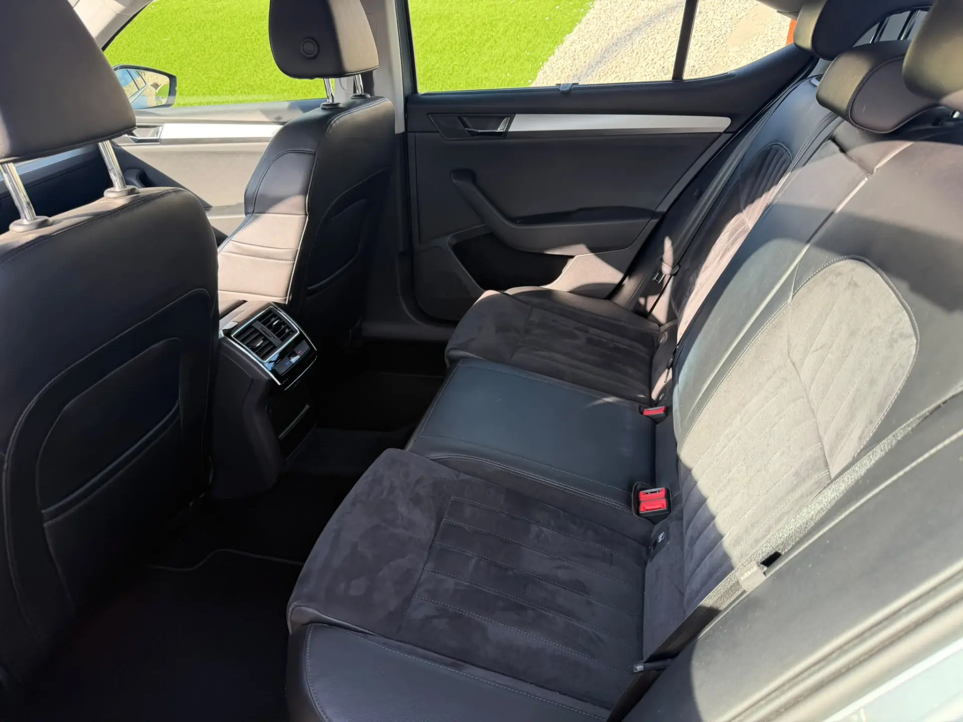 Skoda Superb 2.0 TDI Active 17