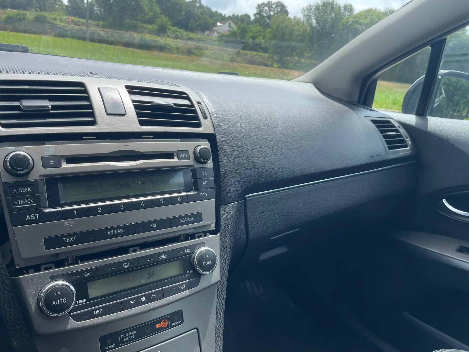 Toyota Avensis 16