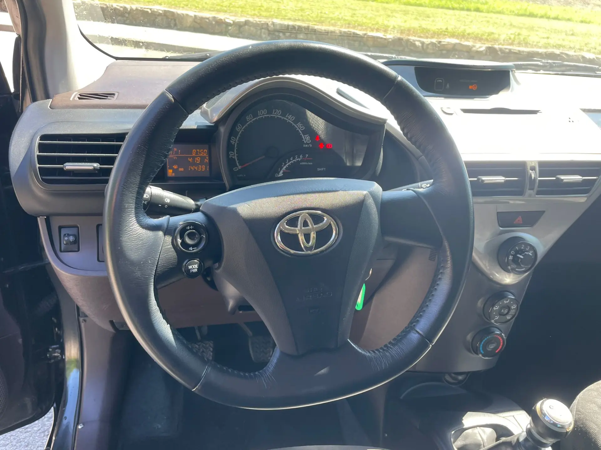 Toyota iQ 4
