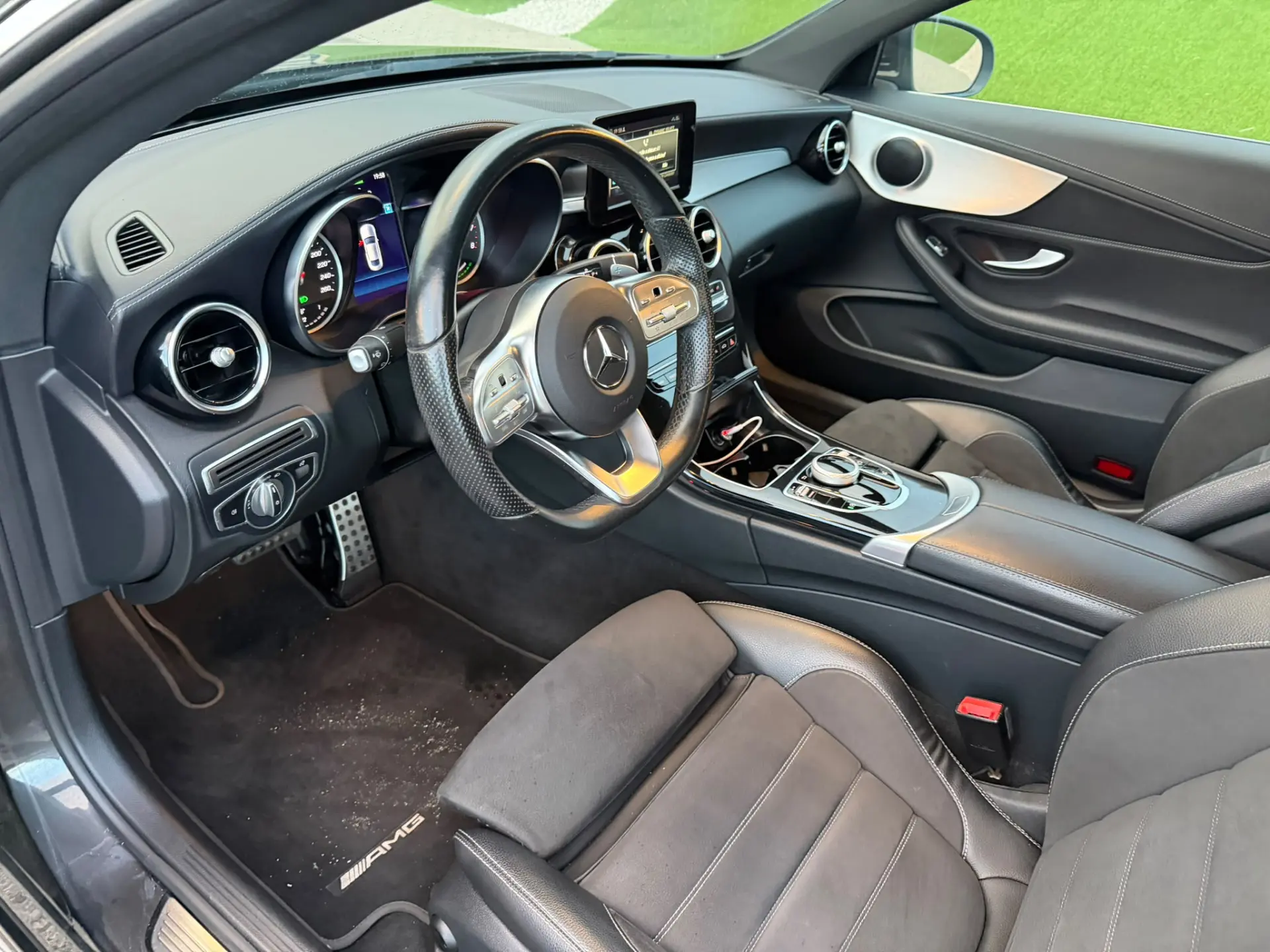 Mercedes-Benz C 300 Outro 11