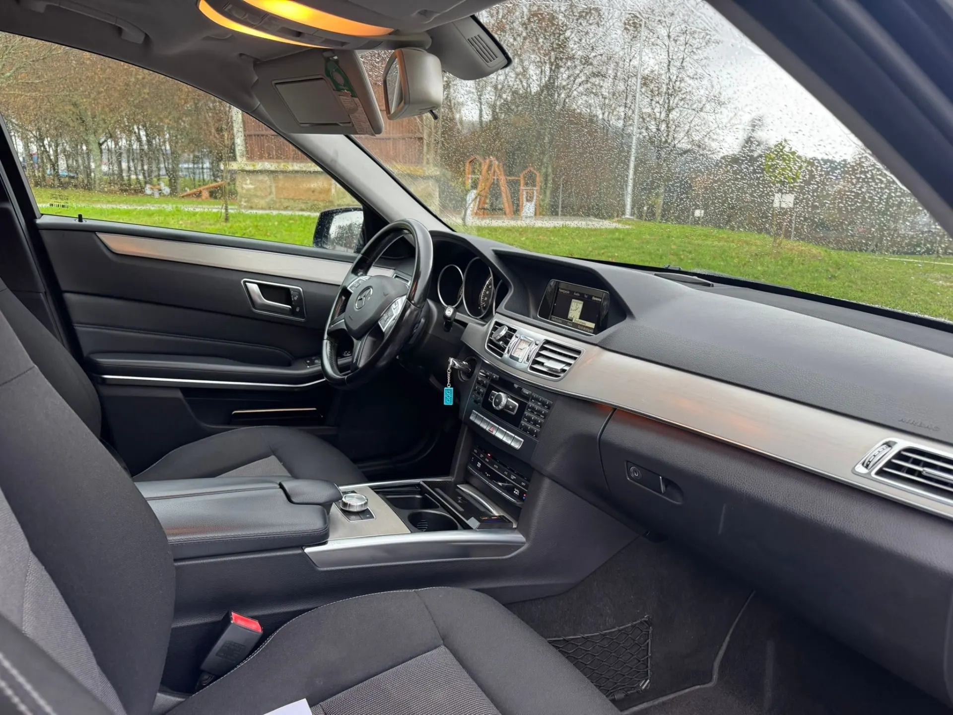 Mercedes-Benz E 300 Bluetec Hybrid Elegance 6