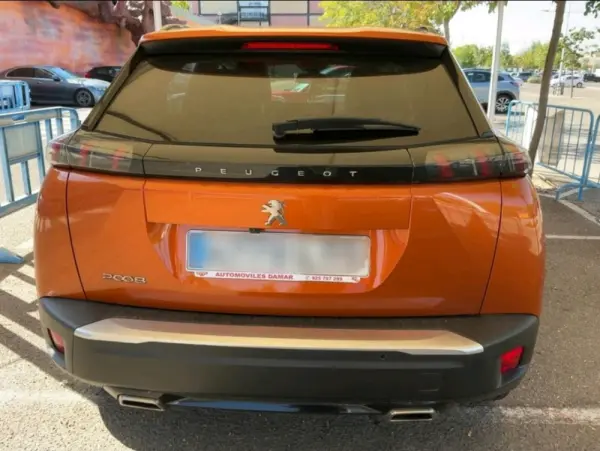 Peugeot 2008 PureTech 130 EAT8 Allure 5