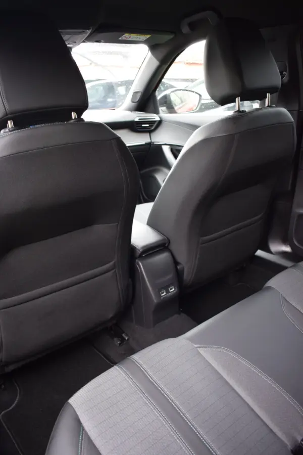 Peugeot 2008 PureTech 100 Allure 9