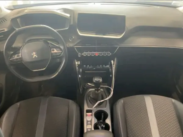 Peugeot 2008 1.2 PureTech Allure Pack 5