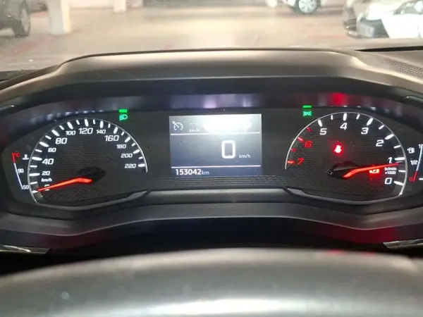 Peugeot 2008 PureTech 130 EAT8 Active Pack 7
