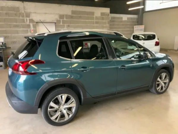 Peugeot 2008 1.2 PureTech Crossway EAT6 12