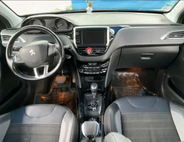 Peugeot 2008 1.2 PureTech Allure EAT6 6