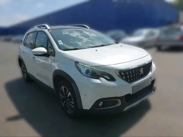 Peugeot 2008 1.2 PureTech Allure 8