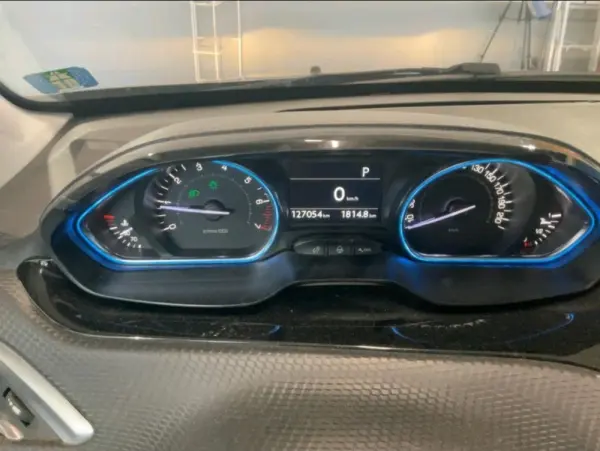 Peugeot 2008 1.2 PureTech Allure EAT6 6