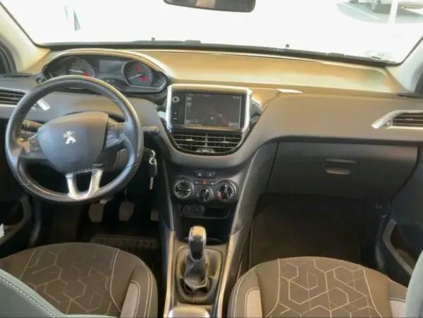 Peugeot 2008 1.2 PureTech Style 3
