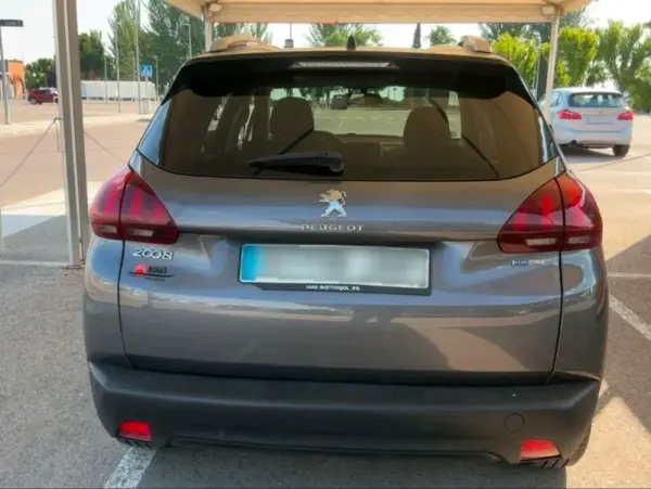 Peugeot 2008 1.2 PureTech Style 6