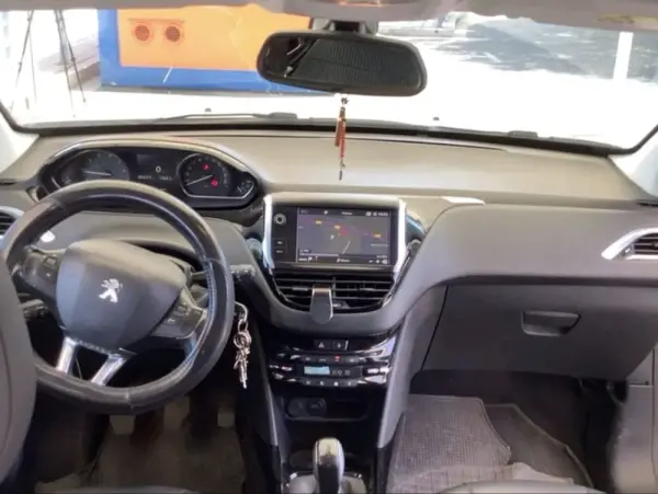 Peugeot 2008 1.2 PureTech Allure 3
