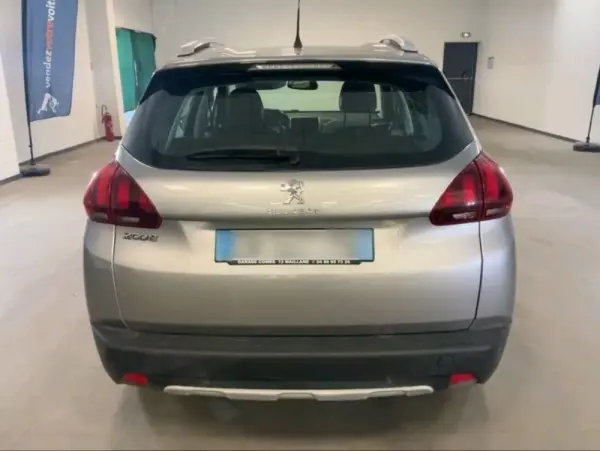 Peugeot 2008 1.2 PureTech Allure 6