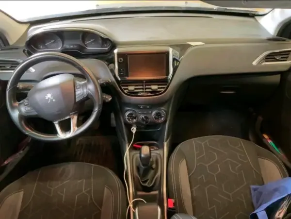Peugeot 2008 1.2 VTi Active 2