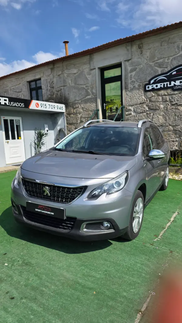 Peugeot 2008 1.2 e-THP Style 1