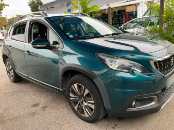 Peugeot 2008 1.2 PureTech Allure EAT6 3