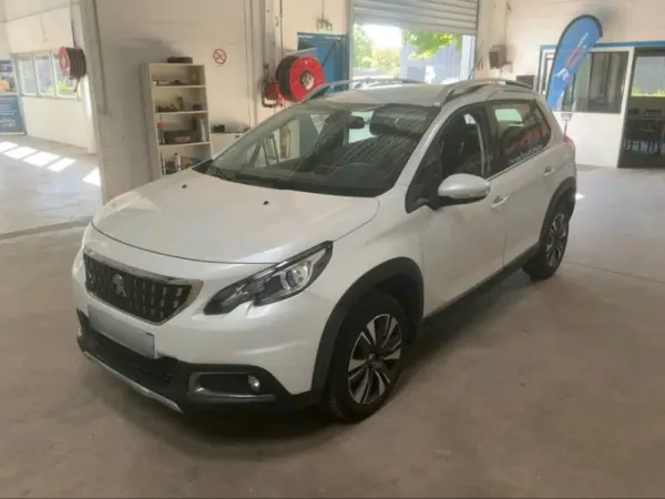 Peugeot 2008 1.2 PureTech Allure 1