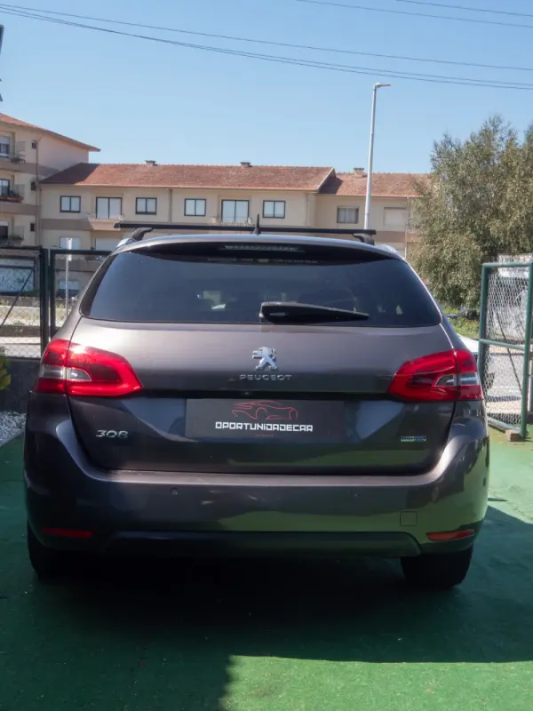 Peugeot 308 1.6 e-HDi Allure 6