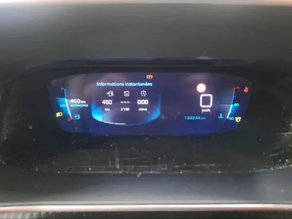Peugeot 2008 PureTech 100 Allure 6
