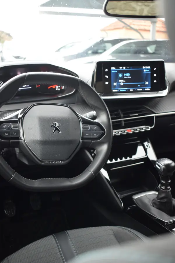 Peugeot 2008 PureTech 100 Allure 5