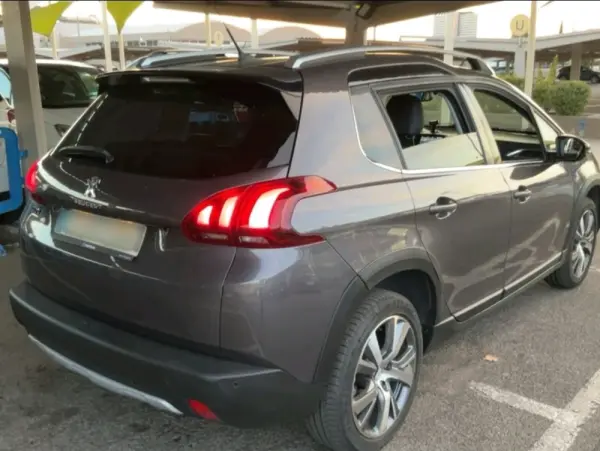 Peugeot 2008 1.2 PureTech Allure 6