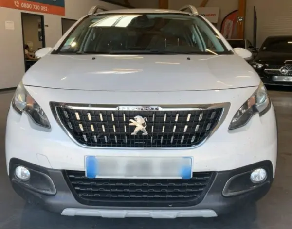 Peugeot 2008 1.2 PureTech Allure EAT6 5