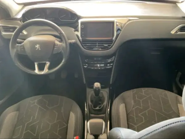 Peugeot 2008 Outro 3