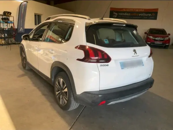 Peugeot 2008 1.2 VTi Allure 2