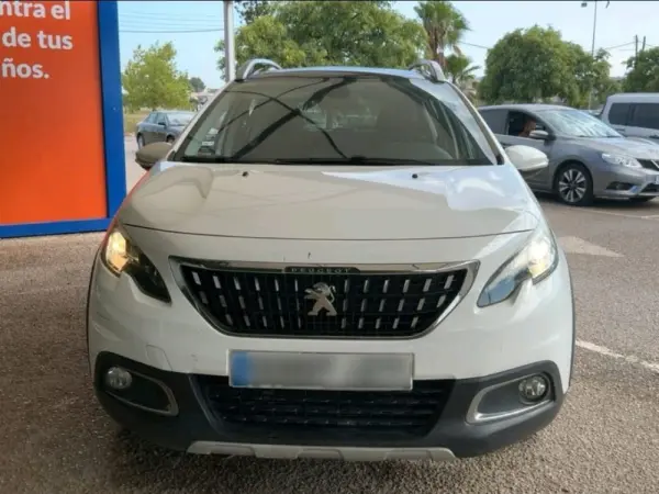 Peugeot 2008 1.2 PureTech Allure 2
