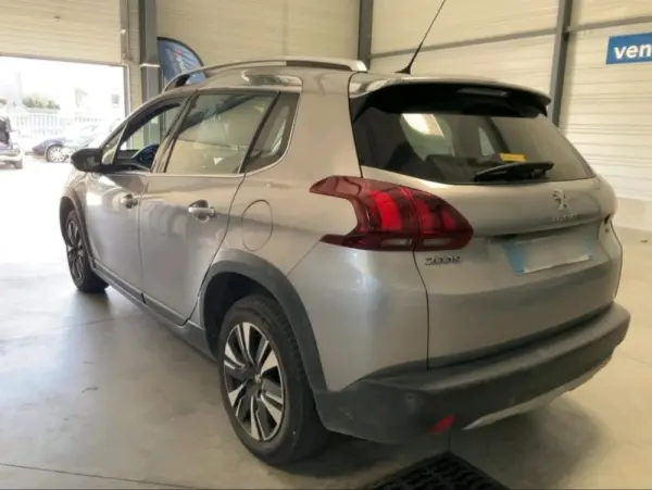 Peugeot 2008 1.2 PureTech Allure 3