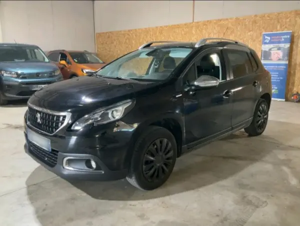 Peugeot 2008 1.2 PureTech Style 1