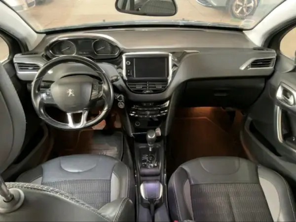 Peugeot 2008 1.2 PureTech Allure EAT6 2