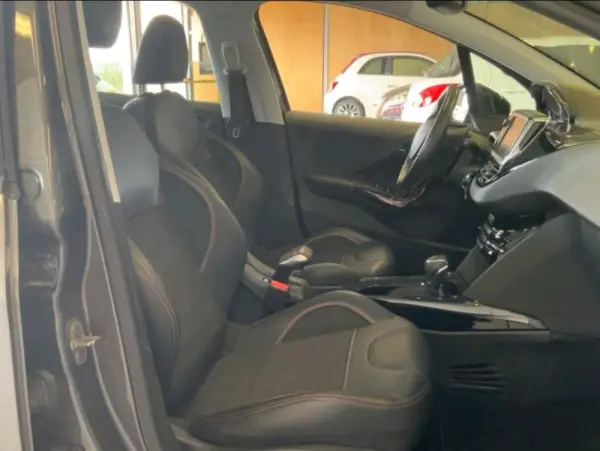 Peugeot 2008 1.2 PureTech GT Line EAT6 4