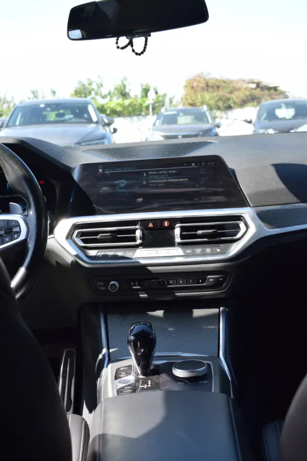 BMW 330 6