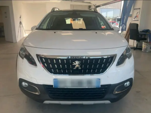 Peugeot 2008 1.2 VTi Allure 8