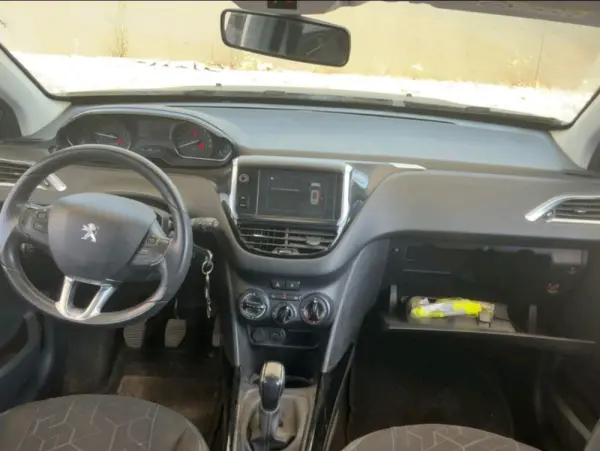 Peugeot 2008 Outro 3