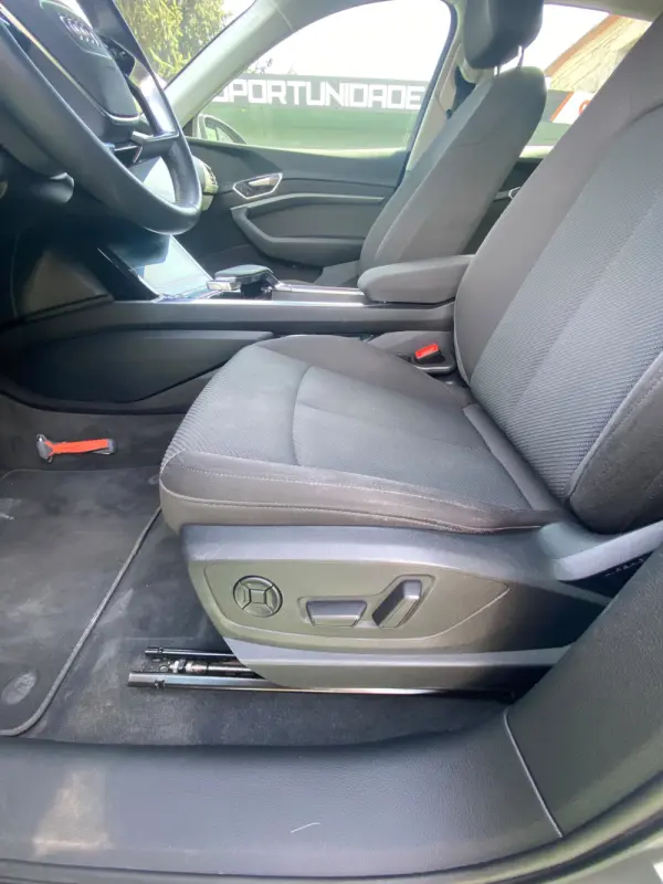 Audi e-tron 50 quattro 9