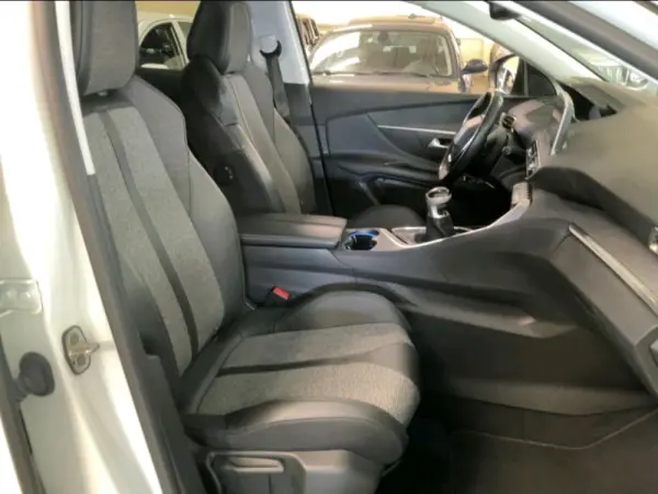 Peugeot 3008 1.2 PureTech Allure 3