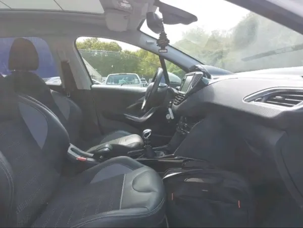 Peugeot 2008 1.2 PureTech Allure 2