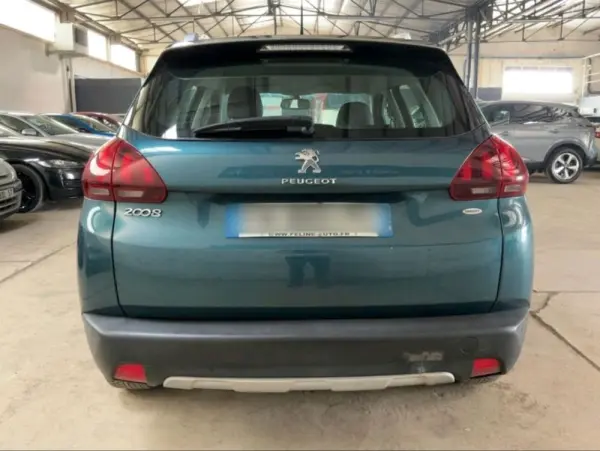 Peugeot 2008 1.2 PureTech Allure EAT6 4