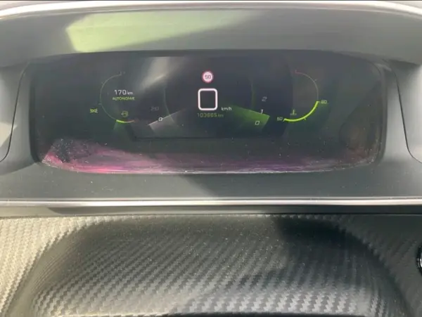 Peugeot 2008 1.2 PureTech Allure Pack 6