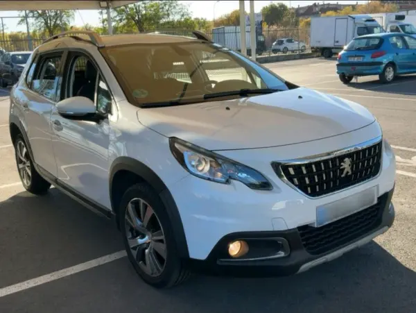 Peugeot 2008 1.2 PureTech Allure 4