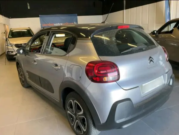 Citroen C3 1.2 PureTech Shine 6