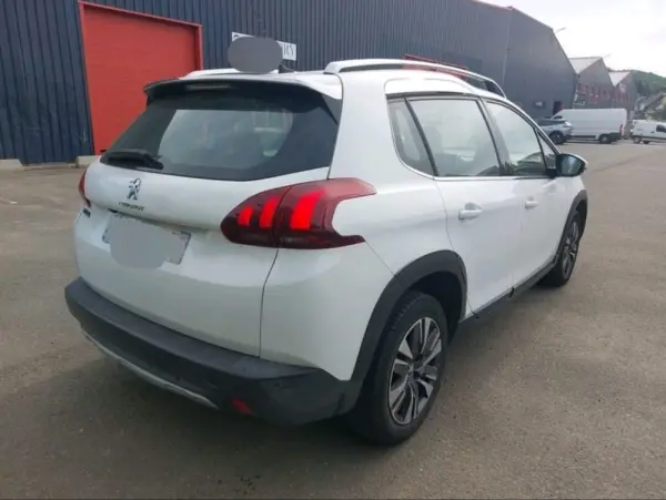 Peugeot 2008 1.2 PureTech Allure 3